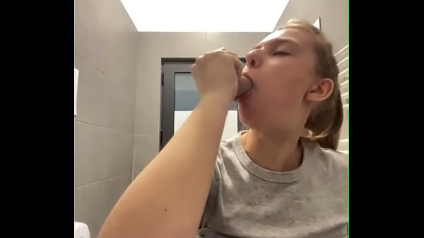 Blowjab Publik · XNXX.com.se Free Porn Online! 3GP MP4 Mobile Sex XXX Porno Videos!