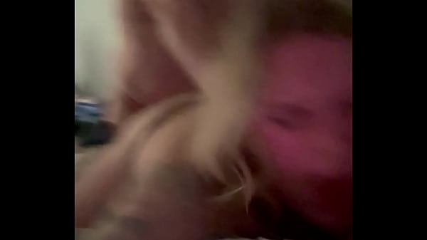 Fodendo minha esposa de quatro sem dó nem piedade