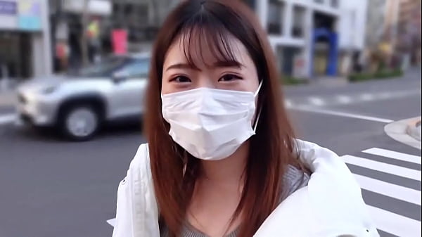 Erika é uma dama de salão de 20 anos com um corpo atraente. Erika é uma mulher sacana que está disposta a gozar mesmo quando conhece alguém pela primeira vez.