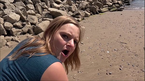 Garota alemã com bunda grande faz SEXO AO AR LIVRE
