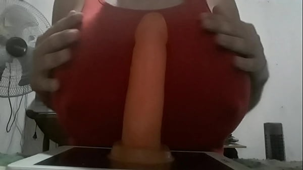 Chupando el juguete de mami 10 parte 1