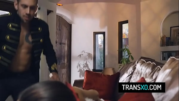 Tranny queen Natalie Mars in threesome sex