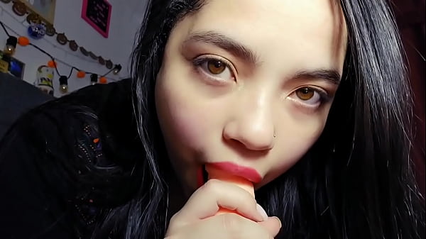 Cukormáz roma lány elképzeli, ahogy te és a haverod megdugjátok