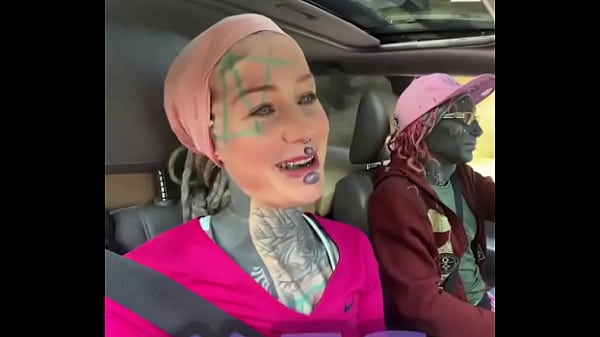 Nós só queríamos correr, e agora estamos sendo escoltados pela polícia! ??️Qual é a coisa mais louca que aconteceu...