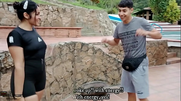 Milf latina monta la polla de su entrenador y le pide sexo duro