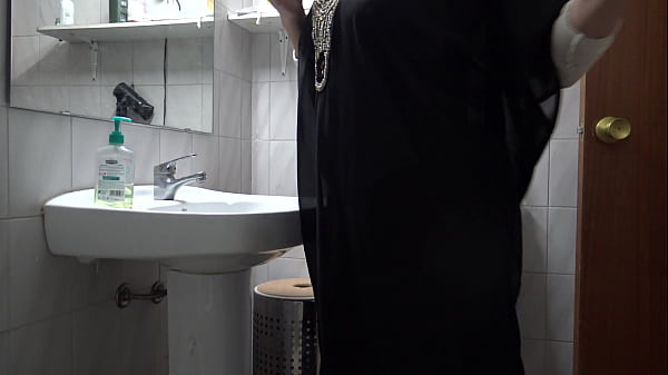 submissive muslim wife lets husband cum inside her asshole