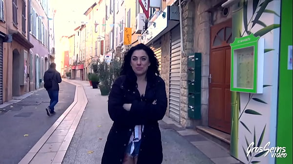 Sabrina et Marie ont une passion pour la baise lesbienne