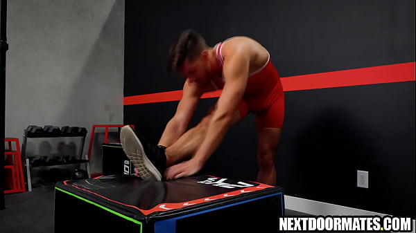 Gay wrestlers sucking & fucking without condom