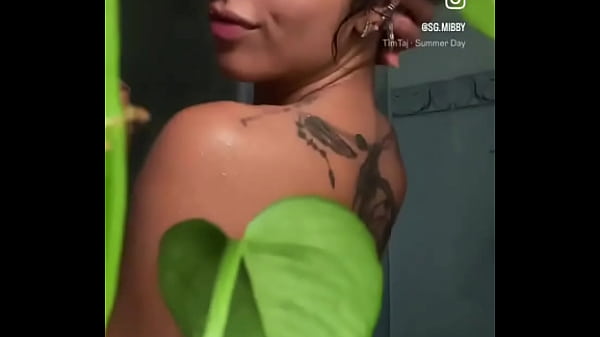 Media in the shower, I love it? Thumbnail