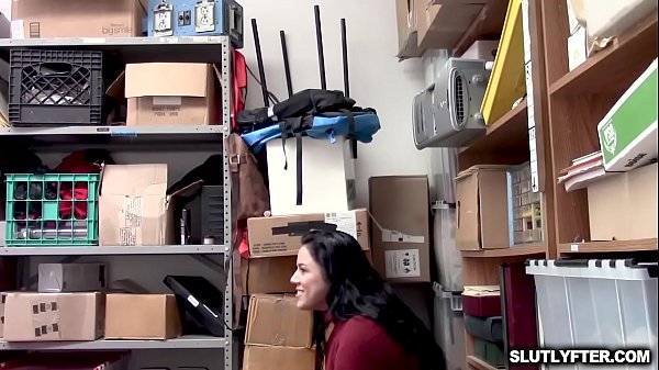 Winkelstelen en Monica Sage: Een Onmogelijke Combinatie