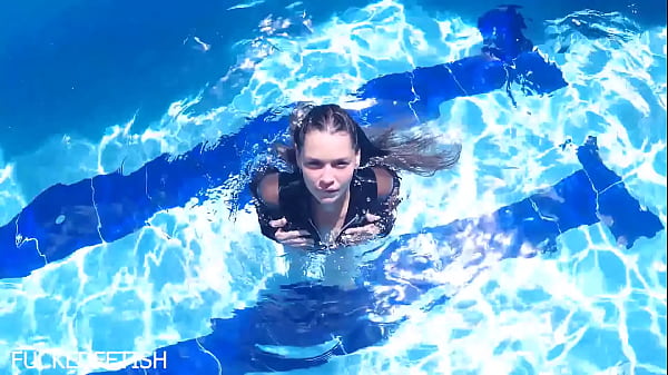 Latex body Underwater Jessica Bunny Thumbnail