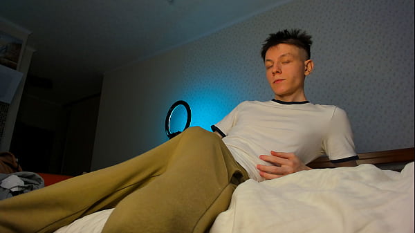 Fan Requested No Hands Cum Slim 18yo Twink Delivers