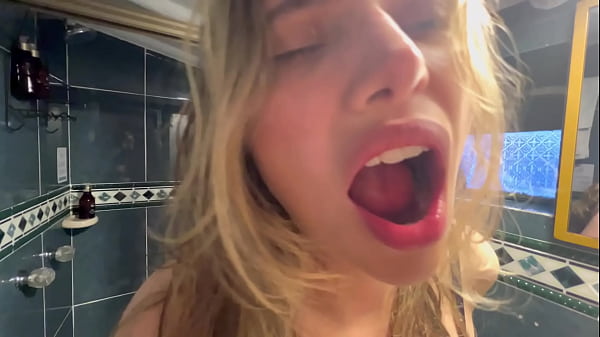 Mi madrastra dice no, pero su vagina dice si!!!