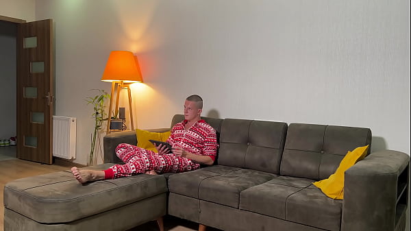 An unfaithful wifey invited her cocky paramour and fucks with him in front of her spouse