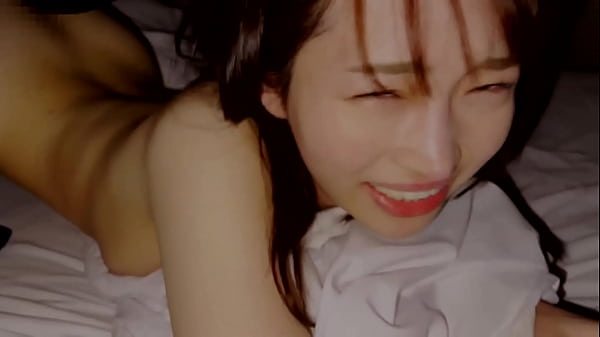 Vou foder e expor uma universitária linda, arrumada e limpa que é realmente um pervertido! Ouvi em um café que ela gosta de ser engasgada. É um hábito sexual difícil, o que me deixa animado ....