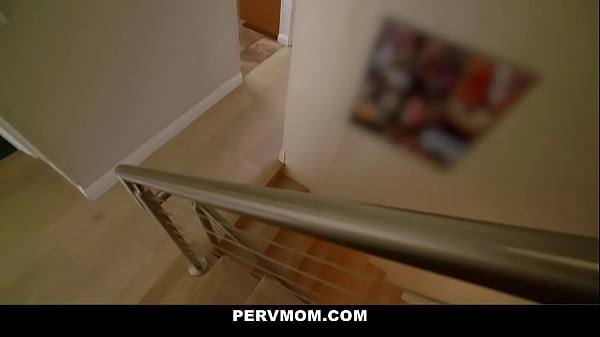 Big ass stepmom Savannah Bond cheats with her huge cock stepson