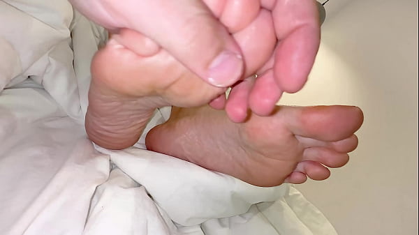 The most cute and beautiful feet ever get massage in best New York Salon Thumbnail