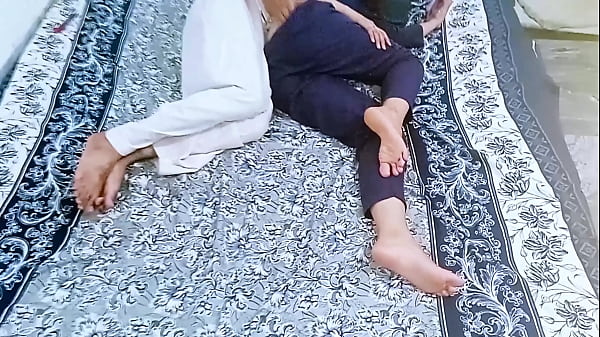 Desi Cute shy girl has her first experience' Desi Village Girl First Time sex video Thumbnail