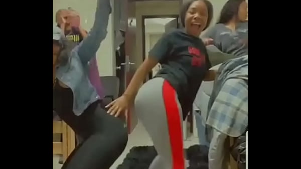 Sexy Ebony Pussy throwing that phat booty Thumbnail