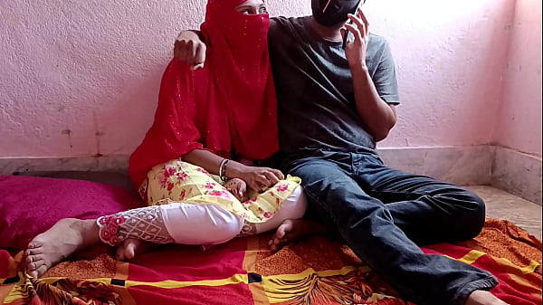 पैसो के लिए गर्लफ्रेंड को दोस्त के साथ मिलकर गन्दा काम किया