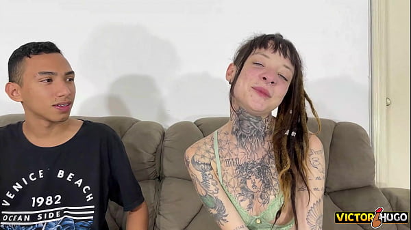novinha tatuada fodendo no casting