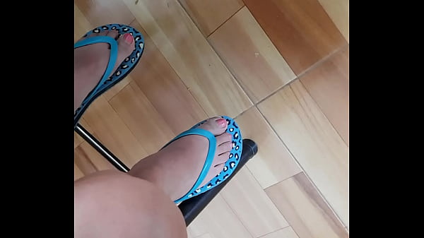 Upskirt without panties