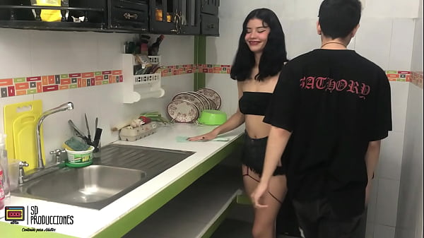 Le doy una buena follada a mi hermanastra- Cum en su boca