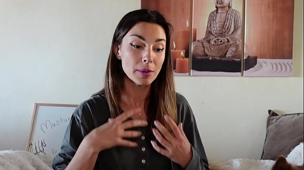 MASTURBATION TIPS for GIRLS - step-by-step instruction with Sex Teacher Roxy Fox