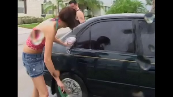 Aquela gata suga forte antes de desfrutar de sexo hardcore com ela