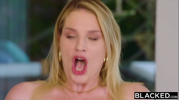 BLACKED BBC-thirsty Bonni will do anything for her client