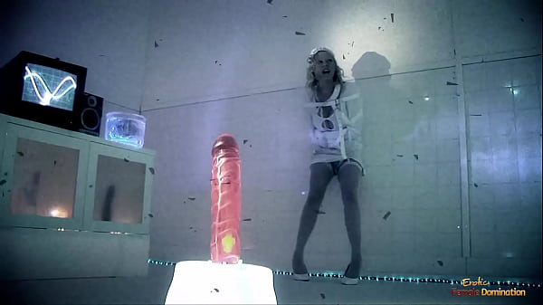 Blonde hottie loves watching a crazy chick fuck with two guys Thumbnail