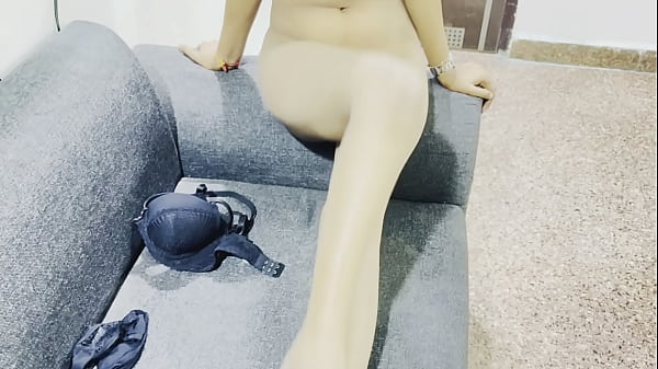 Fiatal roma modell lenyűgöző egyedülálló előadása