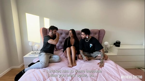 Francesa gostosa em sua primeira vez fodendo com dois homens | Dupla Penetração