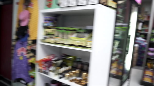 EBONY MYSTIQUE NAKED IN GAS STATION