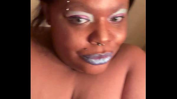 Anarchy Munroe right before the shower