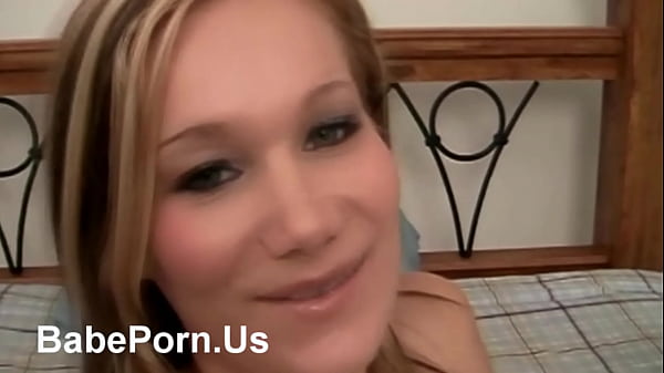 Sexy blonde sucker Thumbnail