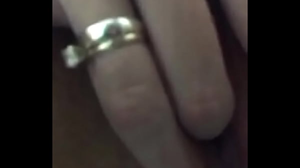 Novinha se masturbando