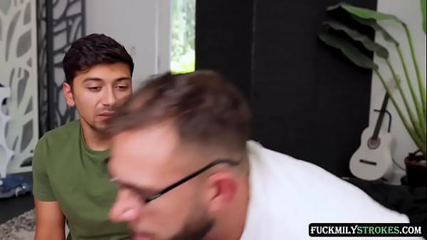 Repopulating the planet depends on this family where the stepdaughter is fucked by the stepfather and her stepbrother until they fill her pussy with their cum.