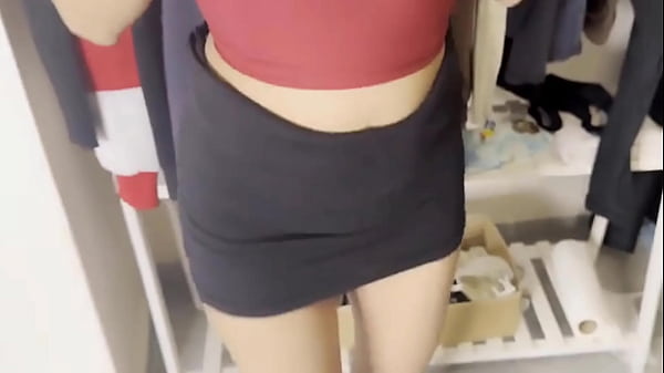 Szexi lila hajú tini lány lovagolja a faszt