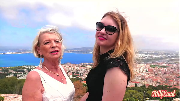 Eva, mature coquine, baise avec la jeune Lyna Part 1