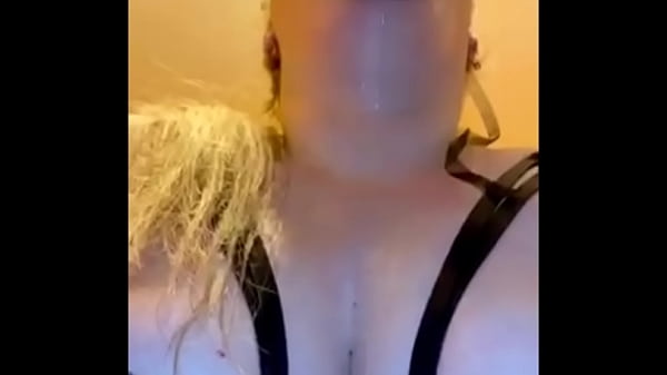 Piss gagging with kittykat