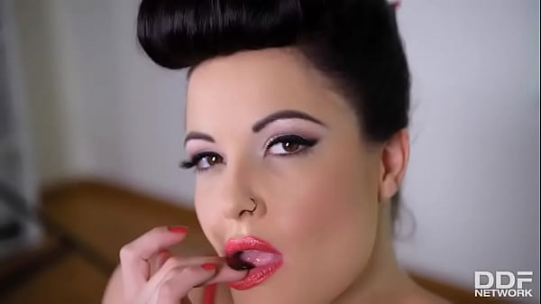 Pinup's Pussy Tease Thumbnail