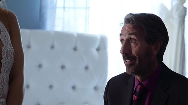 Stepdaughter Needs To Be More Experienced - Steve Holmes, Paige Owens