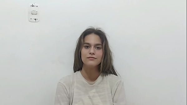 mi hermanastro me da una deliciosa mamada de coño (parte 1)