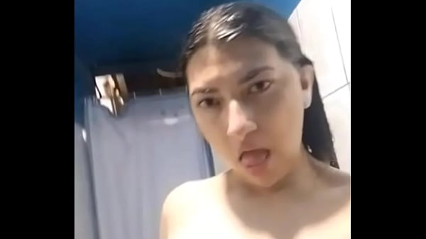 ESTOU TOMANDO BANHO. VOCÊ QUER VIR ME AJUDAR?