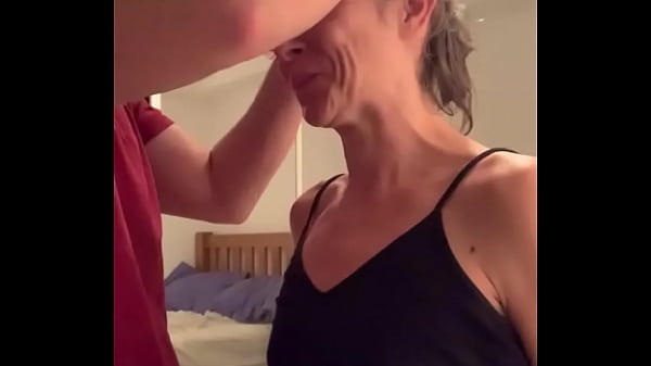 Kissing my milf slave