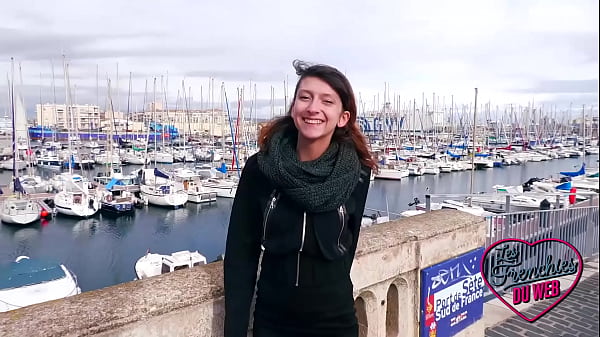 Melany, uma safada que experimenta anal pela primeira vez