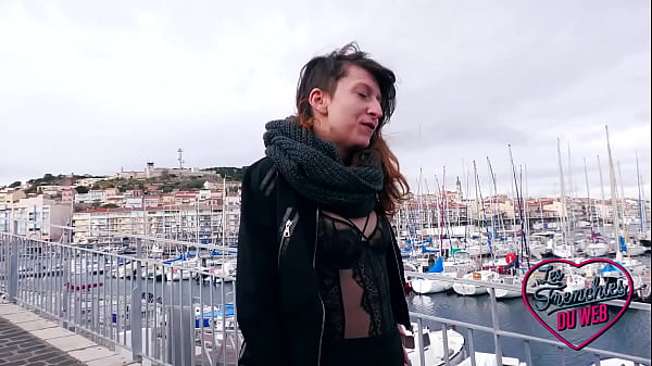 Melany, une coquine qui teste l'anal pour la première fois