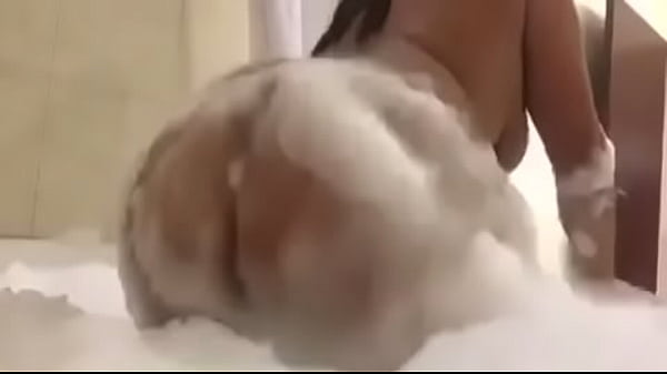 Latina homemade twerking Thumbnail