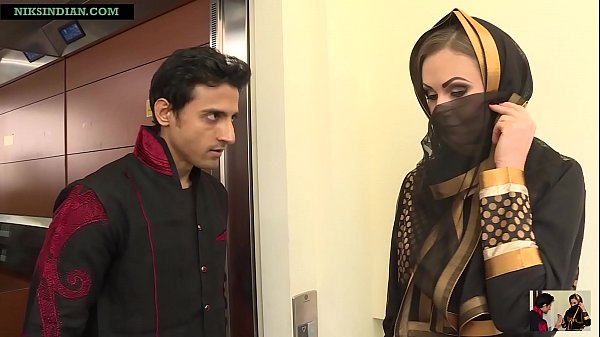 ईद के दिन अपने दोस्त की बीबी की बुर और दुबूर दोनों चोद डाला